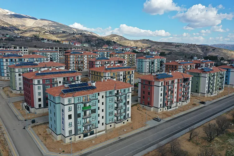 On binlerce konut teslime hazır! Asrın felaketinde devlet yaraları sarıyor