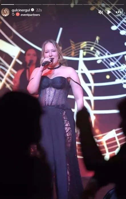 Fazla kilolarıyla başı dertte olan Gülçin Ergül kıyafet seçimi ile alay konusu oldu! Bu dekolteye gerek var mıydı?