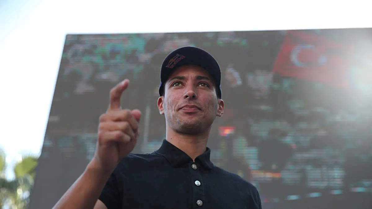 Toprak Razgatlıoğlu, ilk resmi MotoGP testine çıkıyor! Toprak Razgatlıoğlu, ilk resmi MotoGP testine çıkıyor!