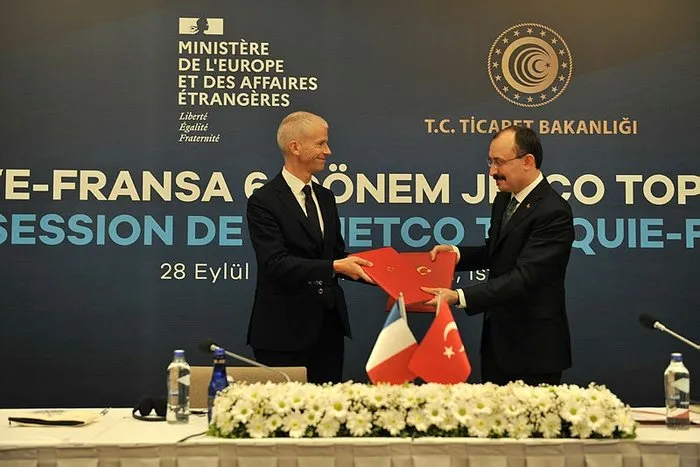 turkiye-ile-fransa-arasinda-jetco-protokolu-imzalandi-1632833177849.jpg