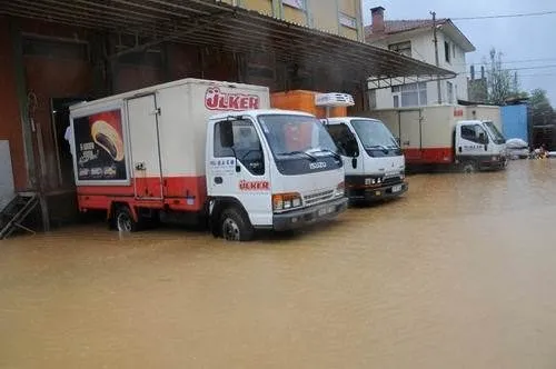 Karadeniz'de sel
