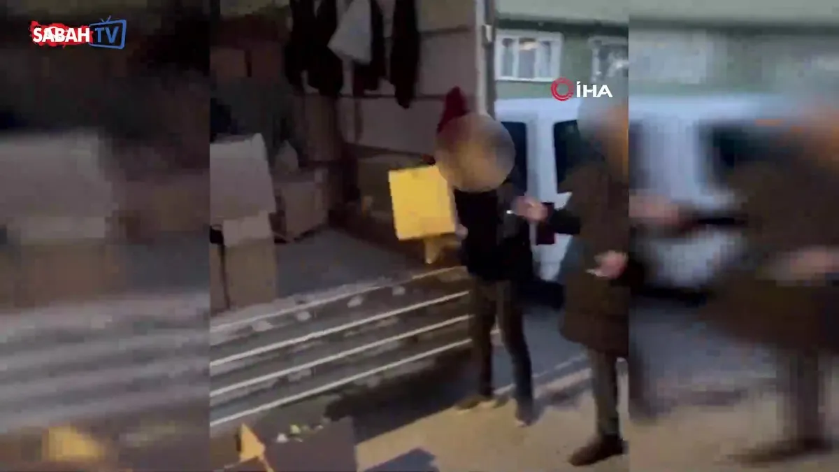 Bursa’da kaçak sigara imalathanesine operasyon: 460 kilo tütün ele geçirildi | Video videosunu izle Bursa’da kaçak sigara imalathanesine operasyon: 460 kilo tütün ele geçirildi | Video videosunu izle