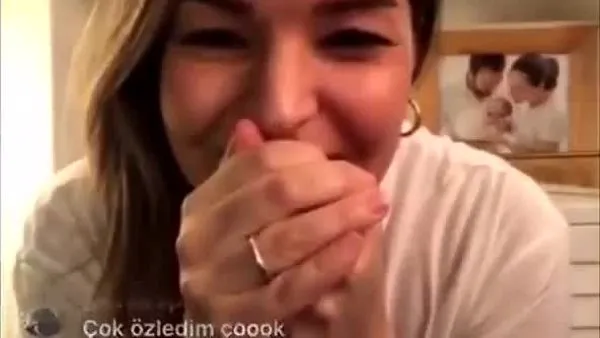 Bengü canlı yayında ağladı | Video
