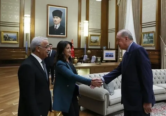 son-dakika-baskan-erdogan-kabineyi-topluyor-futbolda-bahis-operasyonlari-gazze-ve-terorsuz-turkiye-sureci-masa-1762150962142.jpg SON DAKİKA… Başkan Erdoğan Kabine’yi topladı Futbolda bahis operasyonları, Gazze ve Terörsüz Türkiye süreci masada!