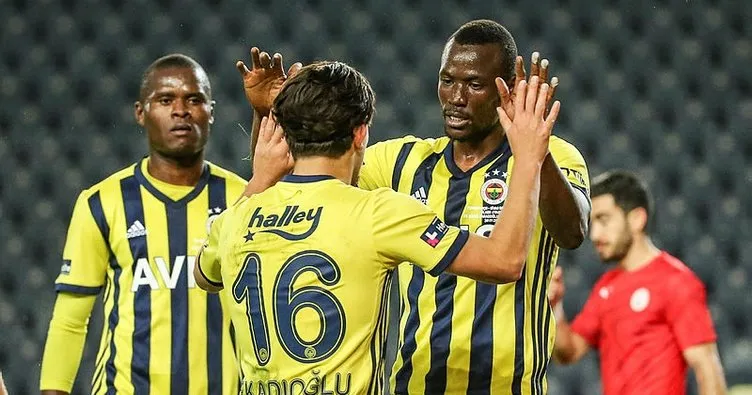 Fenerbahçe’nin kulübesi aç kurtlar gibi!