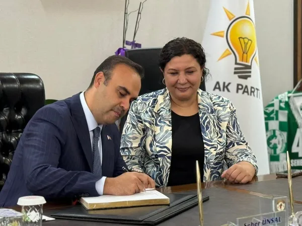 Sanayi ve Teknoloji Bakanı Kacır: Kırşehir Türkiye’nin yeni sanayi merkezlerinden biri olacak Sanayi ve Teknoloji Bakanı Kacır: Kırşehir Türkiye’nin yeni sanayi merkezlerinden biri olacak