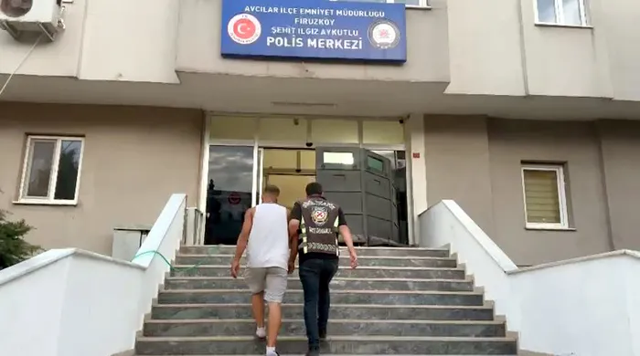 avcilar-d-100de-iki-kamyonet-makas-atarak-yaristi-277-bin-662-lira-para-cezasi-1784197529882.jpg