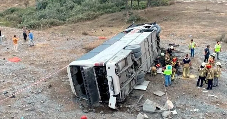 Kemerburgaz yolunda yolcu otobüsü devrildi:27 kişi yaralandı