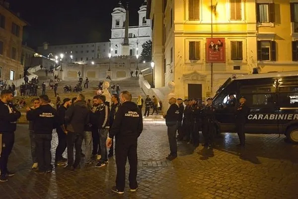 Beşiktaş taraftarları Roma'da
