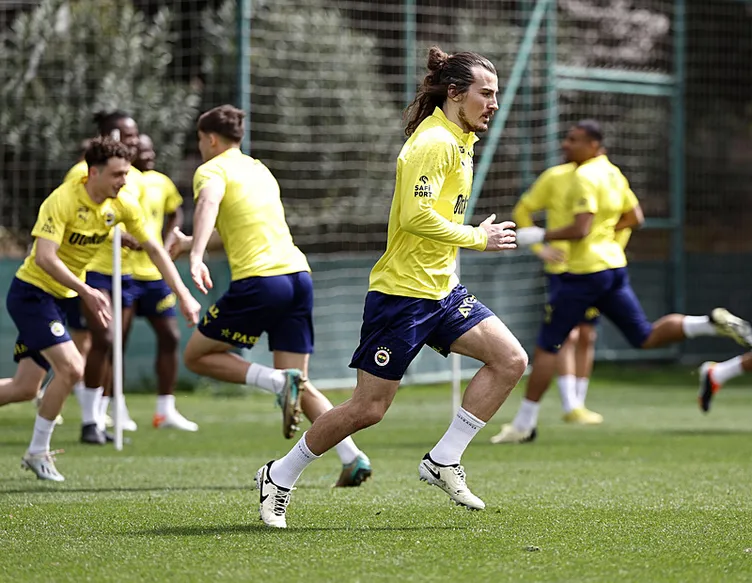 Son dakika haberleri: Fenerbahçe’nin U19 kararı büyük tepki çekti! “Bu çocuklara yazık” Süper Kupa öncesi o isimler Ali Koç’a seslendi…