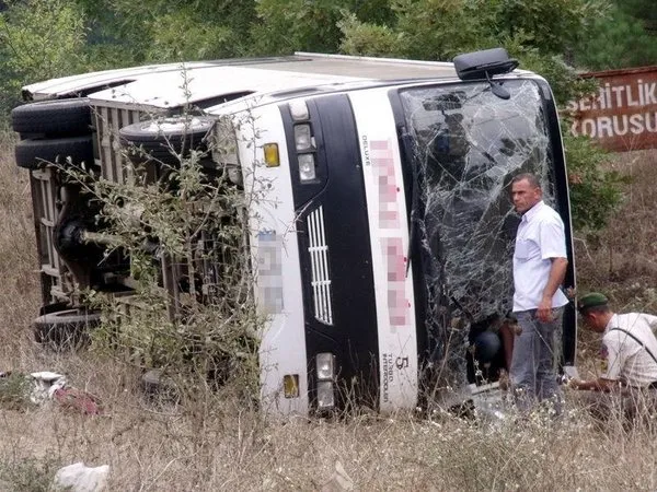 Öğrenci servisi devrildi