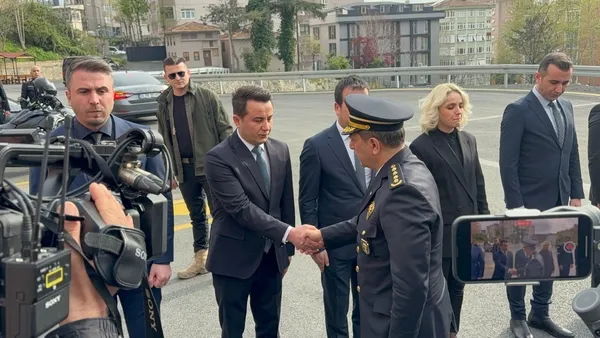polis-haftasinda-gayrettepeye-anlamli-ziyaret-sanla-serefle-yazilan-bir-tarih-var-1744130509457.jpg