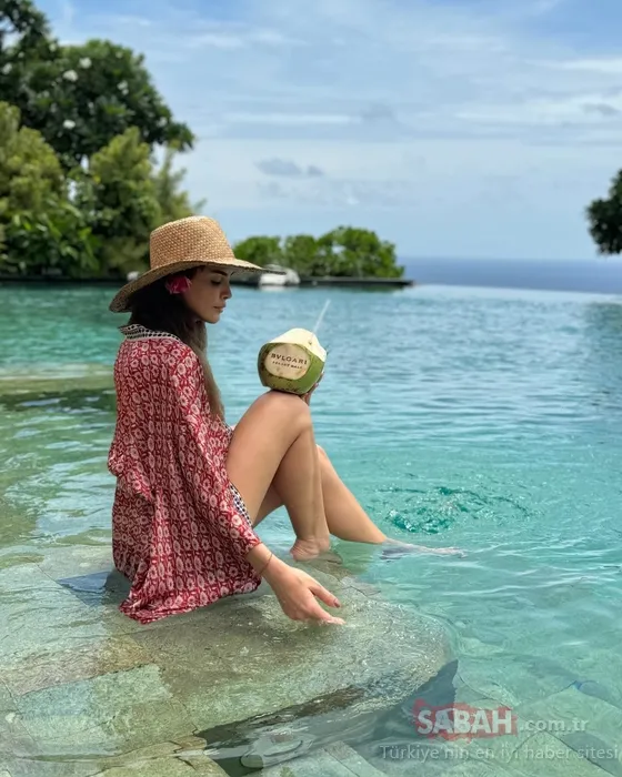 Bali tatilinden dönen Engin Altan Düzyatan ile Neslişah Alkoçlar çocuklarına kavuştu! Emir ile Alara’dan anneye özel pasta!