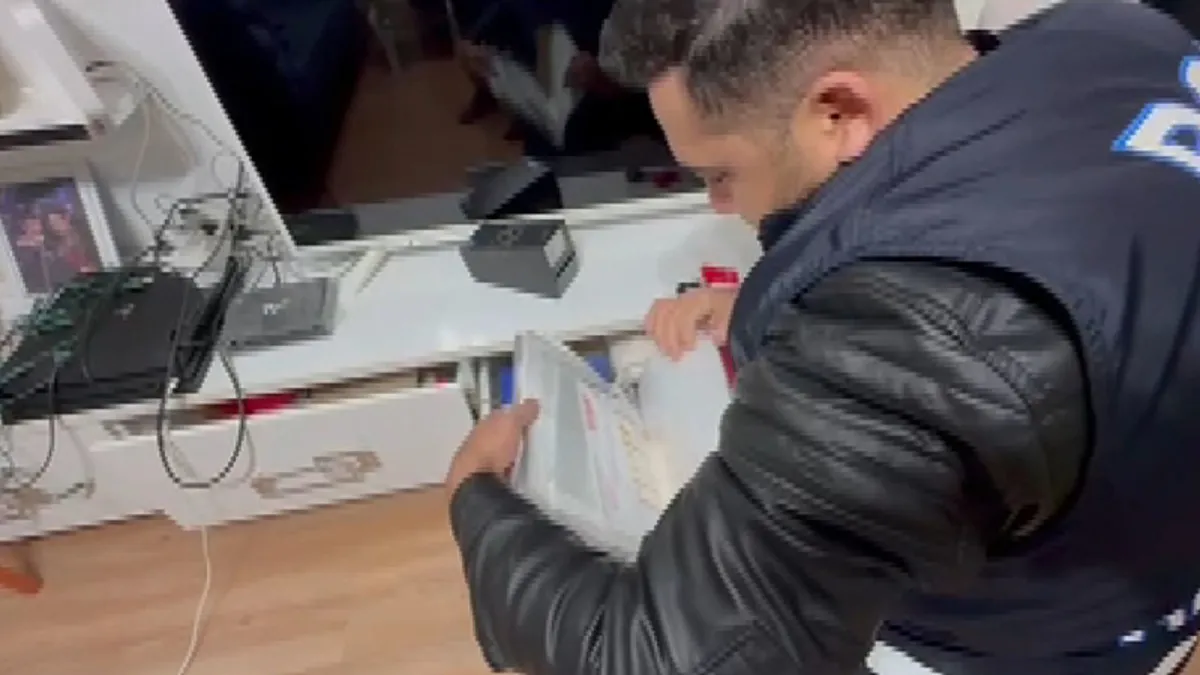 Ankara’da sahte ve karşılıksız çekle 20 milyonluk vurgun! 12 şüpheli tutuklandı Ankara’da sahte ve karşılıksız çekle 20 milyonluk vurgun! 12 şüpheli tutuklandı