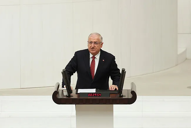 milli-savunma-bakani-yasar-guler-sdg-suriye-ordusuna-entegre-olmali-1766218053368.jpeg Milli Savunma Bakanı Yaşar Güler: SDG Suriye ordusuna entegre olmalı