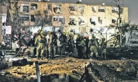 Nükleer tesislere füze yağmuru