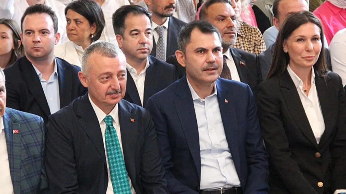 Paris’te parti yaparak SGK borçları ödenmiyor Paris’te parti yaparak SGK borçları ödenmiyor