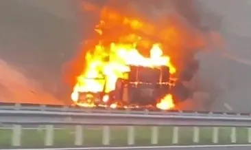 Karton yüklü kamyonet alev topuna döndü!