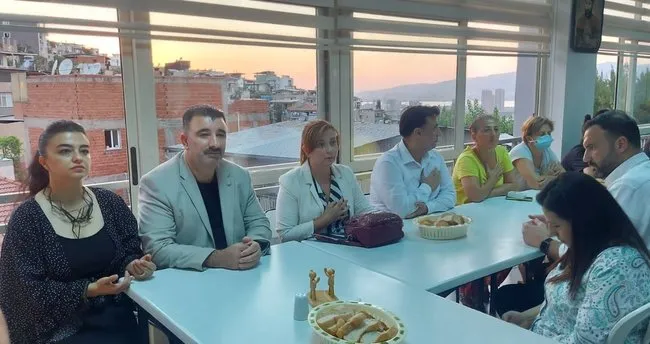 AK Parti İzmir ailesi, Cemevi’nde vatandaşlarla oruç açtı