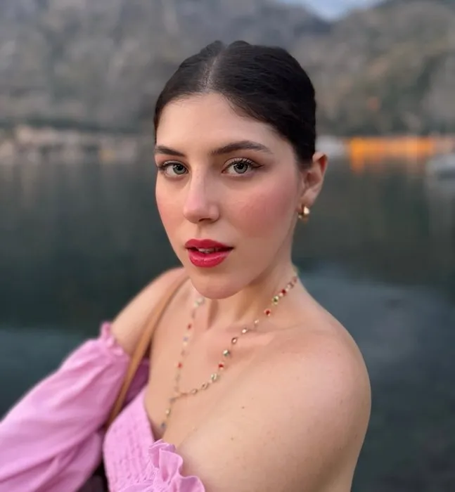 Oyuncu Deniz Durmaz ve Beren Demirkaya sektördeki tekelleşmeyi GÜNAYDIN’a anlattı! İşsiz oyuncular motokuryelik yapıyor