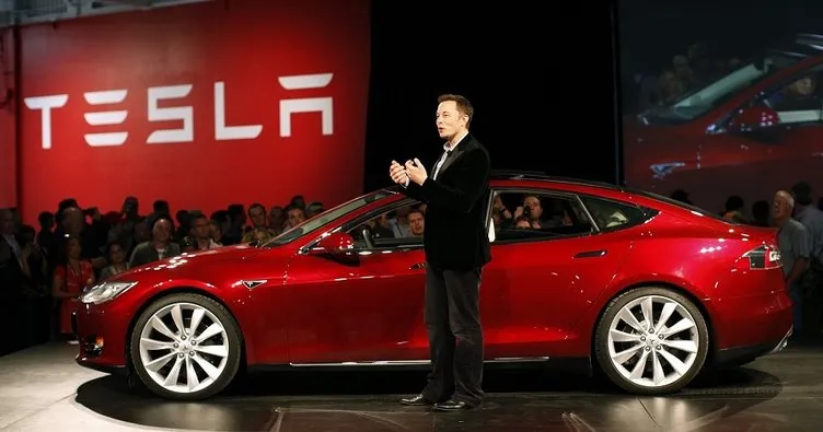Musk: Tesla bu yıl piyasaya elektrikli kamyon sürebilir!