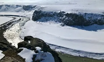 Beyaza bürünen Murat Kanyonu, manzarasıyla göz kamaştırıyor