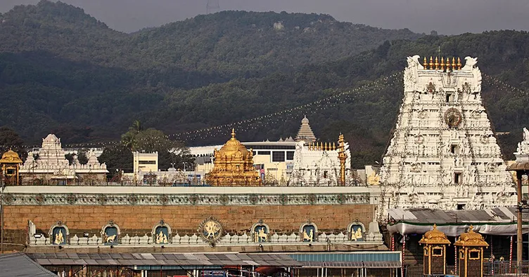 Hindistan’da izdiham faciası: 12 ölü