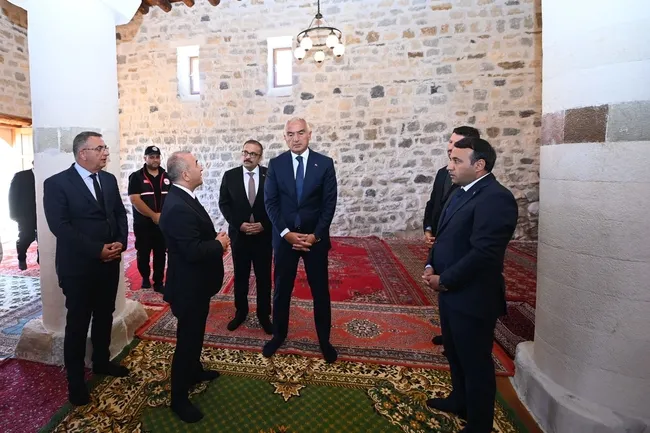 elazigin-binlerce-yillik-hikayesi-yeni-muzede-hayat-buldu-bakan-ersoy-ulkemiz-bugun-muzecilik-alaninda-cok-guc-1788433035936.jpeg