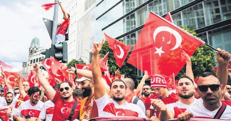 Mobbinge uğrayan kaleci Tayyip’i kulüpten attılar