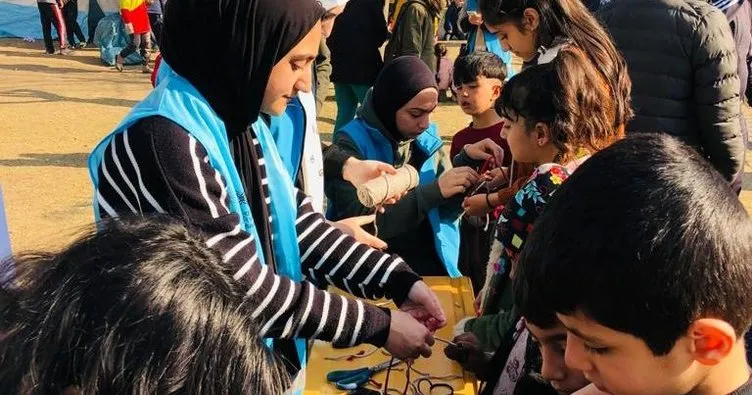 Çadır kentteki çocuklar etkinliklerle depremin etkisinden uzaklaştırılmaya çalışılıyor