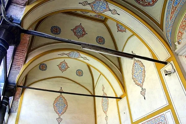 11-yildir-ibadete-kapali-olan-256-yillik-tarihi-zeynep-sultan-camiinin-restorasyonunun-yuzde-90i-tamamlandi-1741427823964.jpg