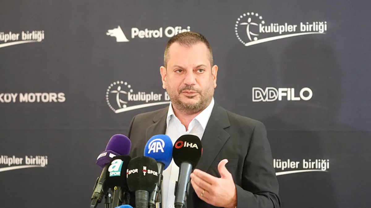 Trabzonspor’da sıcak saatler! 3 futbolcu için geri sayım… Trabzonspor’da sıcak saatler! 3 futbolcu için geri sayım…
