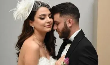 Mehmet Ali Erbil’in taciz mesajlarını ifşa ederek gündeme gelen Ece Ronay evlenmişti… Genç şarkıcı karnı burnunda poz verdi sosyal medya yıkıldı