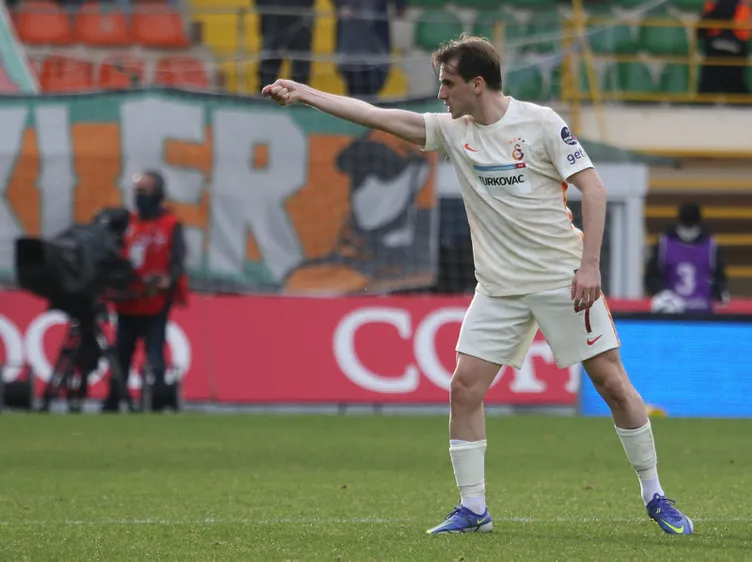 Son dakika: Galatasaray’ın yıldızı için devler kapışacak! Dünya yıldızının yerine düşünülüyor…