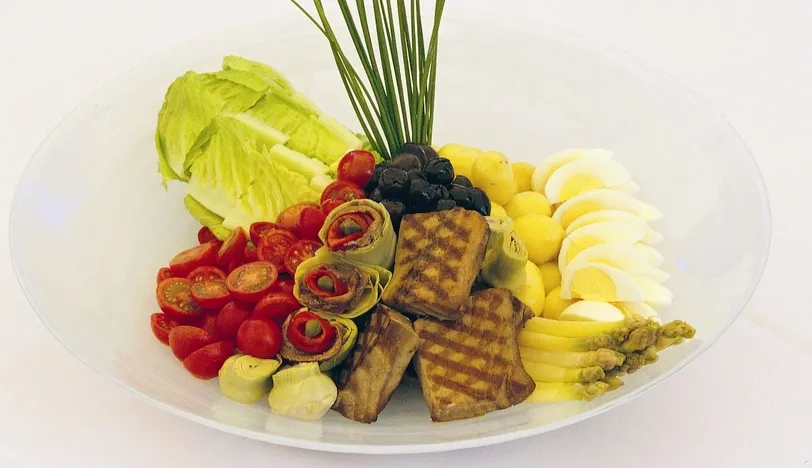 Ton Balıklı İspanyol Salatası
