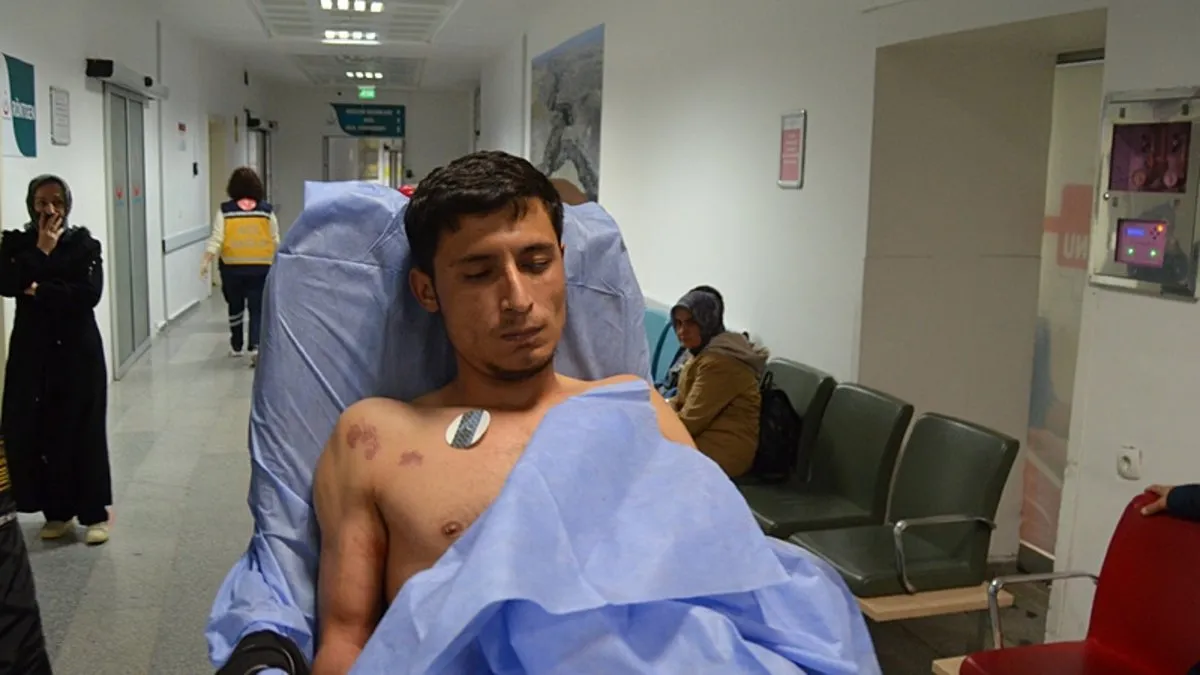 Aksaray’da 16 yaşındaki çocuk tartıştığı genci bıçakladı! Aksaray’da 16 yaşındaki çocuk tartıştığı genci bıçakladı!