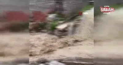 Samsun Ladik’te sel araçları böyle sürükledi! Selde hayatını kaybeden şahıs son yolculuğuna uğurlandı | Video