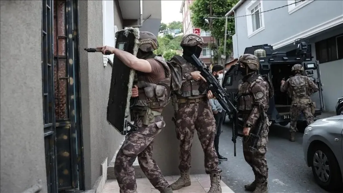 DEAŞ’a yönelik operasyonda 39 şüpheli gözaltına alındı DEAŞ’a yönelik operasyonda 39 şüpheli gözaltına alındı