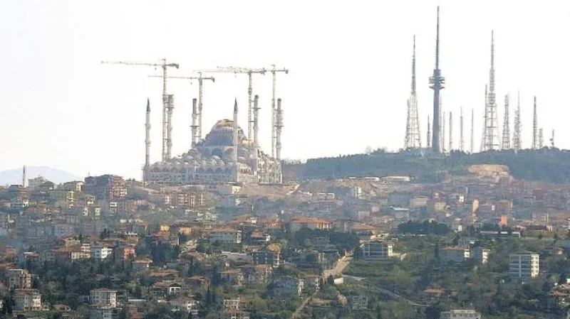camlica camii sinin minare ve kubbesi