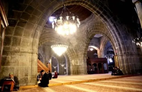 Tarihi camiler Ramazan’a hazır
