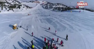 Göl manzaralı Ergan Dağında kayak keyfi | Video