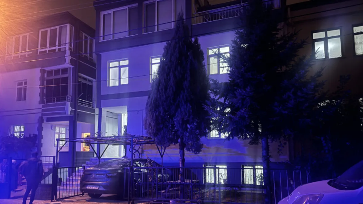 Kayseri'de sır olay: Evde fenalaşan 5 yaşındaki çocuk hayatını kaybetti! Kayseri'de sır olay: Evde fenalaşan 5 yaşındaki çocuk hayatını kaybetti!