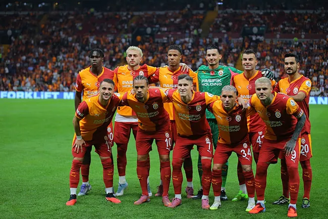 son-dakika-haberi-galatasaray-konyasporu-3-golle-gecti-cimbom-liderligini-surdurdu-1758567718662.jpeg