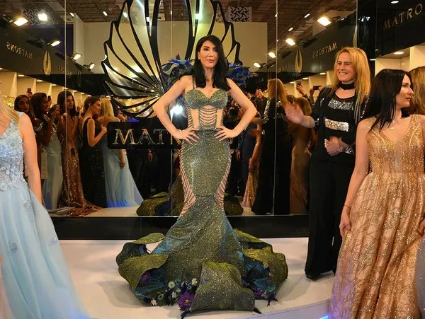 Hande Yener: ‘Yurt dışında başarılı olup herkesi gururlandıracağım’