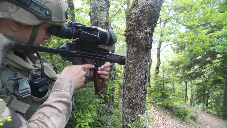 Teröristlerin korkulu rüyası jandarmanın keskin nişancıları