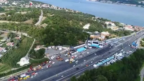 Etkinlikleri nedeniyle 15 Temmuz Şehitler Köprüsü trafiğe kapatıldı-1