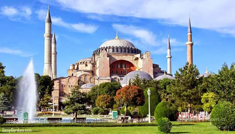 Εικόνες της τελευταίας στιγμής και όλες οι εξελίξεις από την Αγία Σοφία που προετοιμάστηκαν για την προσευχή της Παρασκευής