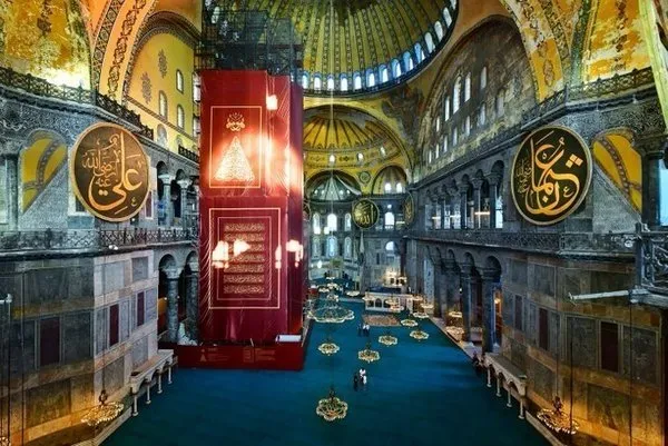 Son dakika haberi: Ayasofya Camii’nde tarihi anlar! Ayasofya-i Kebir Camii’nin içinden ilk görüntüler...