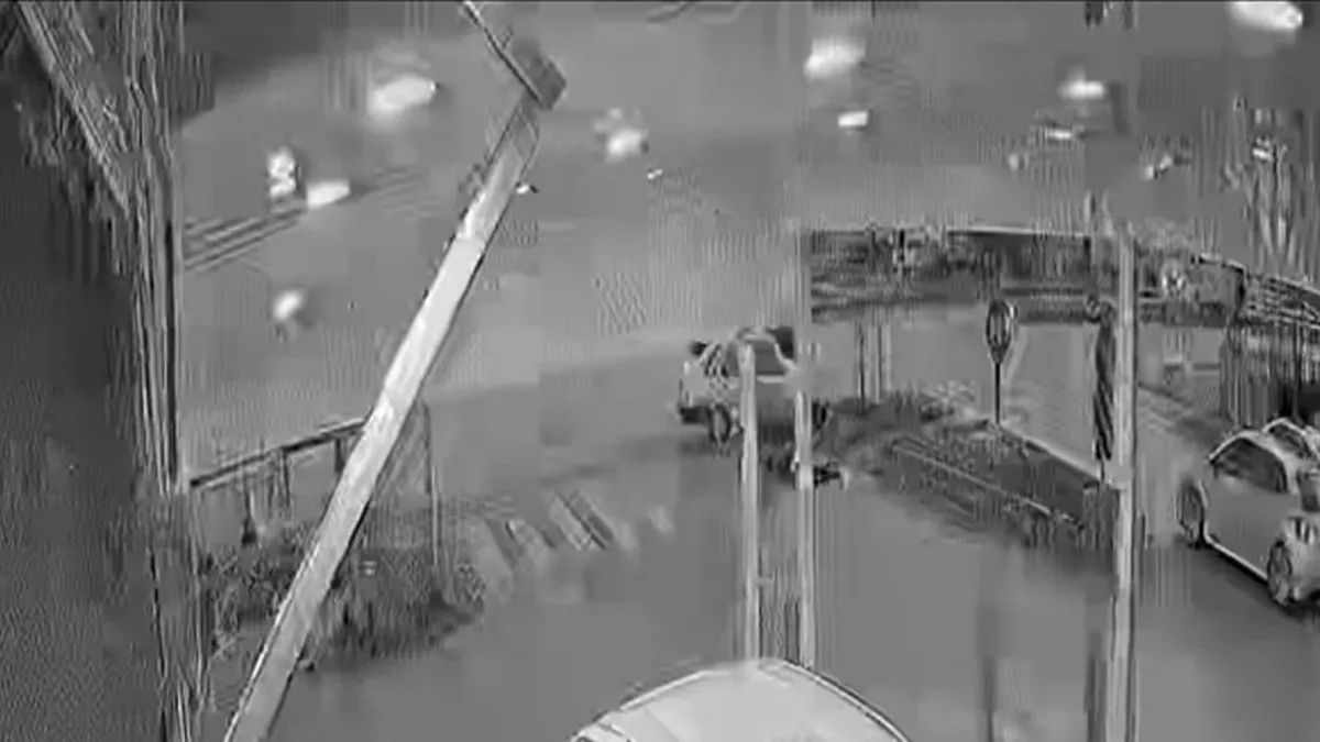 Burdur’da feci kaza: Yolun karşısına geçmeye çalışan kadın ağır yaralandı! Burdur’da feci kaza: Yolun karşısına geçmeye çalışan kadın ağır yaralandı!