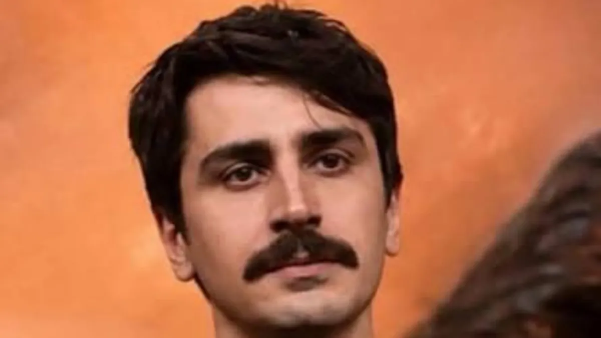 Değerlere saldırmak komedi değil
